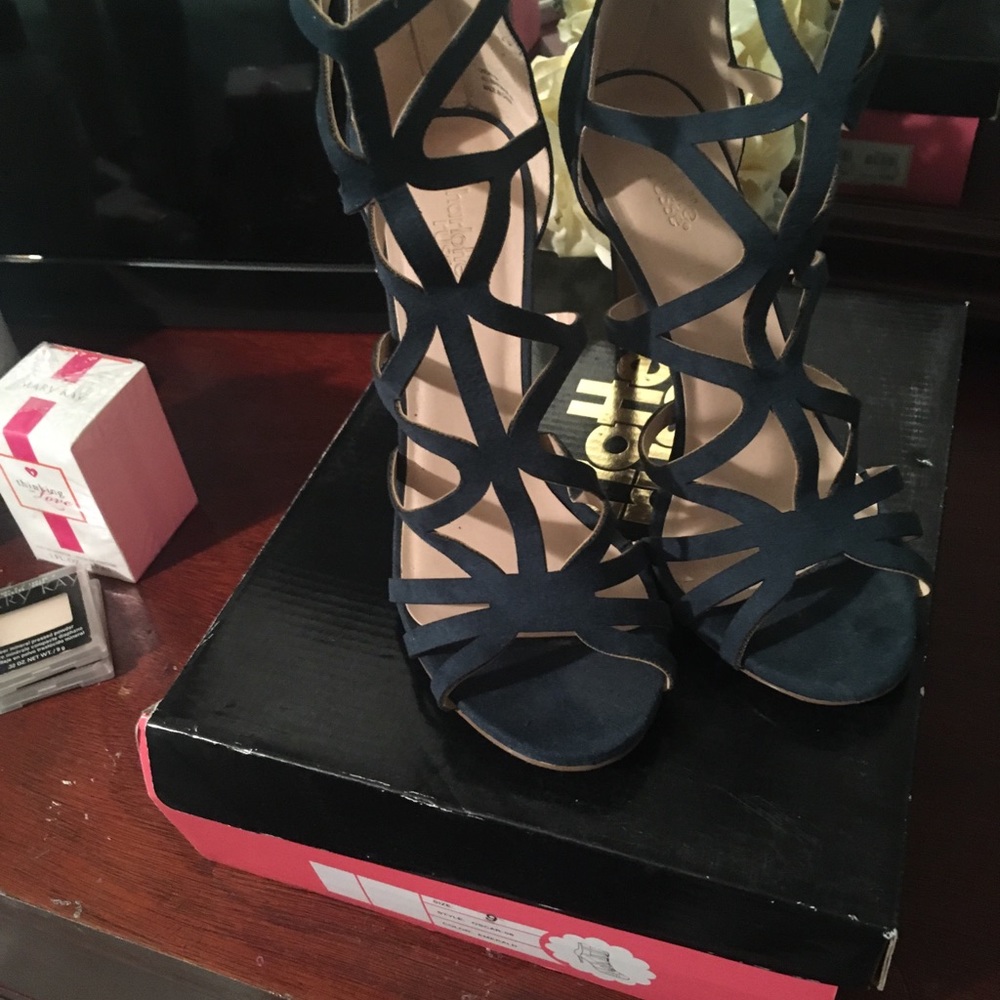 Shoes Size 9